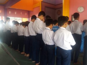 Read more about the article SHOLAT BERJAMAAH, PEMBENTUKAN KARAKTER SISWA
